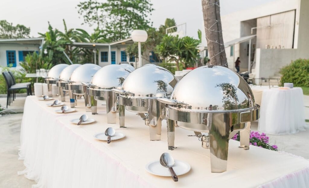 selective-focus-point-catering-buffet-food