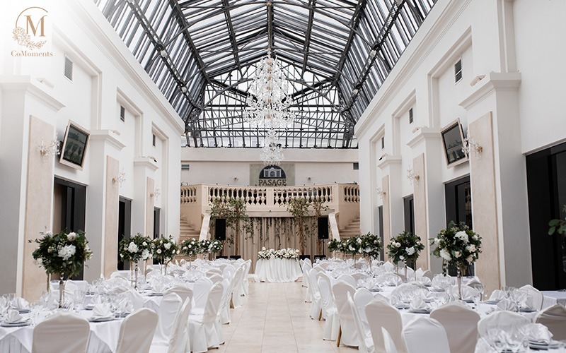 A minimalist wedding theme